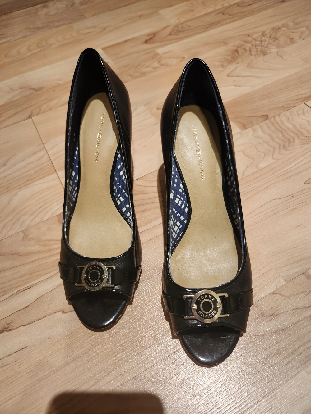 Tommy Hilfiger Black Peep-Toe Leather Pumps